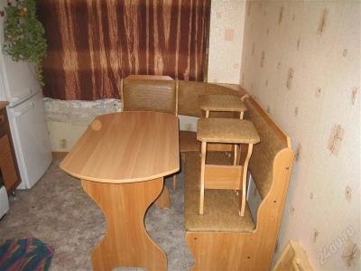 Лот: 1153912. Фото: 1. Кухонный уголок+стол+2 табуретки. Кухонные уголки