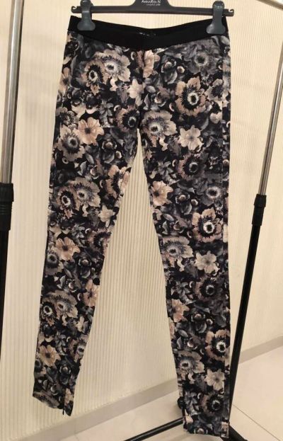 Лот: 10711225. Фото: 1. Плотные леггинсы-брюки Zara. Брюки, шорты