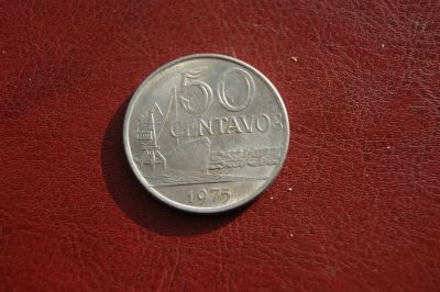 Лот: 25115499. Фото: 1. Бразилия 50 сентаво, 1975 г. Америка