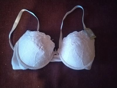 Лот: 25554642. Фото: 1. Белый бюстгальтер (новый) (размер... Нижнее бельё