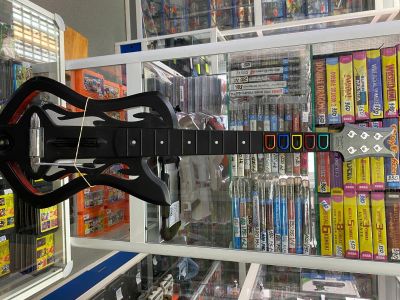 Лот: 16507694. Фото: 1. Гитара Guitar Hero для Xbox 360... Аксессуары для игровых приставок, консолей, геймпады
