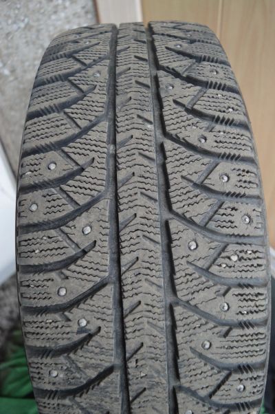 Лот: 12341942. Фото: 1. Зимние шины Bridgestone ice cruiser... Шины