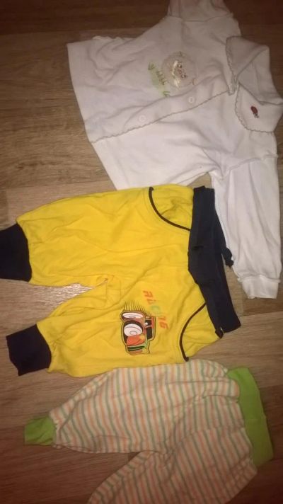 Лот: 5073866. Фото: 1. продам штанишки и кофточку. Одежда для дома