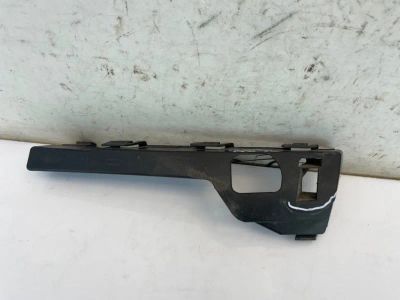 Лот: 24965264. Фото: 1. крепление бампера Ford Focus CB4. Двигатель и элементы двигателя