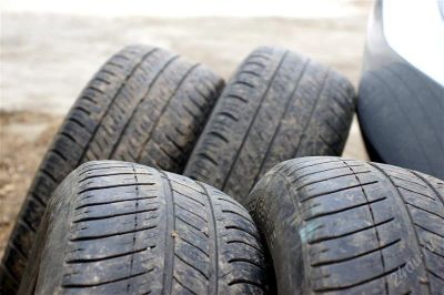 Лот: 2801197. Фото: 1. Комплект (2 Dunlop sp10 и 2 Michelin... Шины