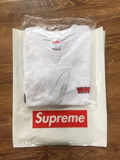 Лот: 9793372. Фото: 1. Supreme Vampirella Card Tee. Футболки, поло