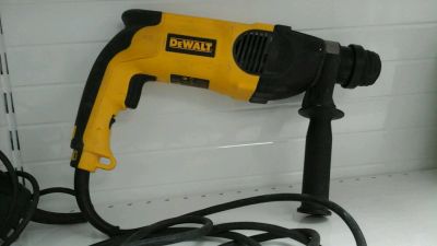 Лот: 9059240. Фото: 1. Перфоратор Dewalt 25103. Электроинструмент