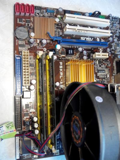 Лот: 6390257. Фото: 1. Asus P5KPL-AM + Core 2 Duo E7300... Материнские платы