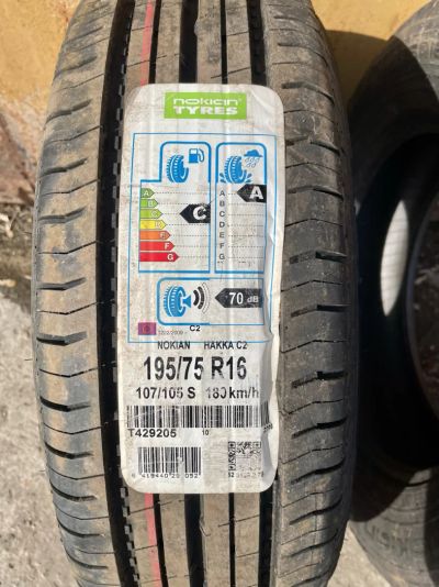 Лот: 18808807. Фото: 1. Nokian Hakka C2 195/75 R16C 107... Шины