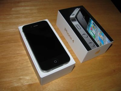 Лот: 5281563. Фото: 1. Ipone 4 8gb Черный. Смартфоны