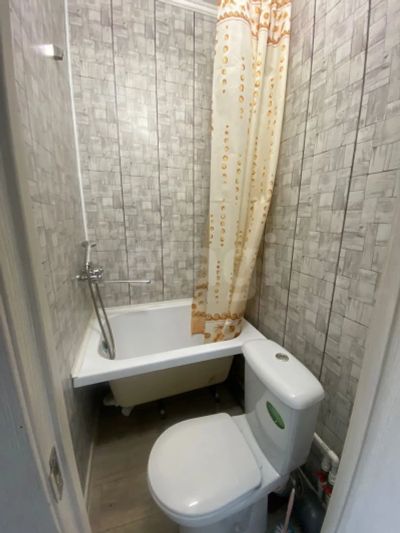 Лот: 21760480. Фото: 1. комната , Красноярск улица Шевченко... Квартиры, студии