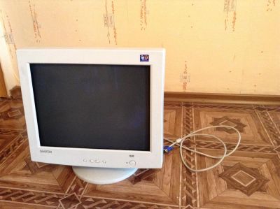 Лот: 3656621. Фото: 1. Монитор Samtron 76 DF. ЭЛТ-мониторы