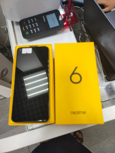 Лот: 18850704. Фото: 1. Realme 6 pro (8/128Gb). Смартфоны