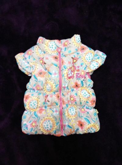 Лот: 4584441. Фото: 1. Жилетка Sweet berry. Верхняя одежда
