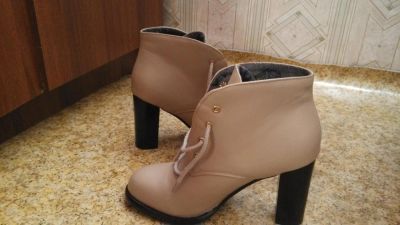 Лот: 4474997. Фото: 1. Ботинки осень/весна 35 размер. Ботинки, полуботинки