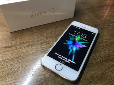 Лот: 9975093. Фото: 1. Смартфон iPhone 5S 16GB Gold. Смартфоны