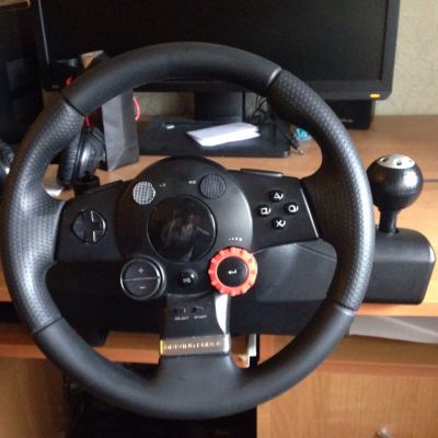 Лот: 4999546. Фото: 1. Руль Logitech Driving Force™ GT. Аксессуары для игровых приставок, консолей, геймпады