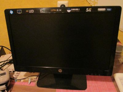 Лот: 6015428. Фото: 1. Монитор HP 2011x (черный) б/у. ЖК-мониторы