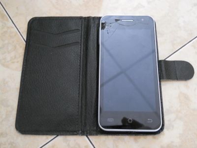 Лот: 7284379. Фото: 1. Jiayu G2S трещины на стекле экрана. Смартфоны