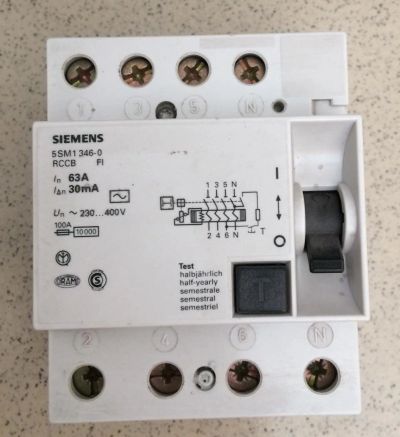 Лот: 10180408. Фото: 1. УЗО Siemens 4 полюса 63А. Автоматы, пакетники, предохранители