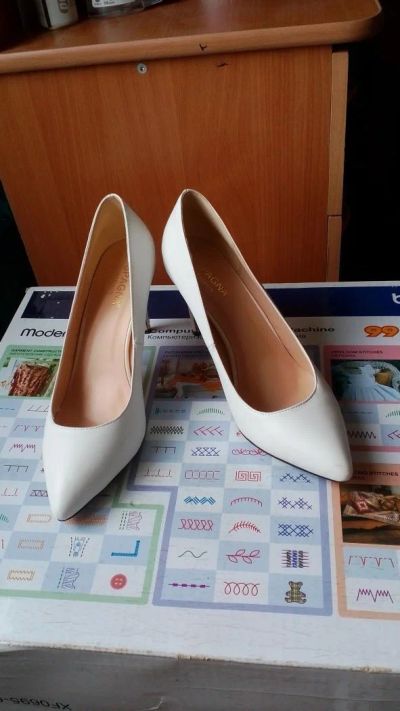Лот: 7785163. Фото: 1. туфли белые лодочки. Туфли