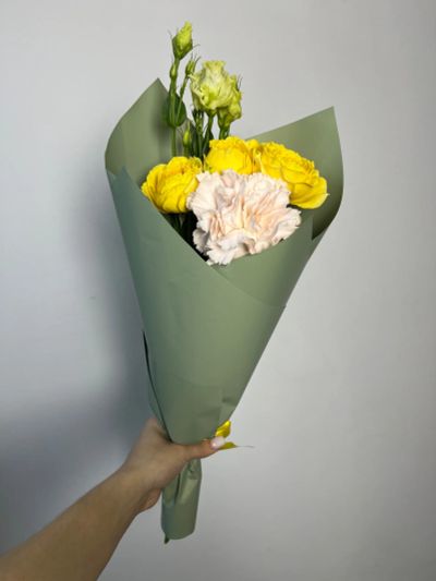Лот: 24386479. Фото: 1. Букет- комплимент 4. Свежие цветы