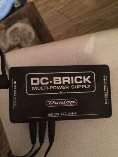 Лот: 5275148. Фото: 1. Dunlop DC Brick (зарядка для педалей... Гитарные эффекты и комбоусилители