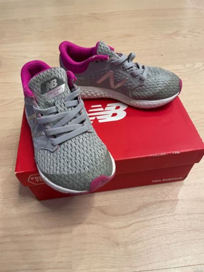 Лот: 18247890. Фото: 1. Кроссовки NEW balance 30 р. Кеды, кроссовки