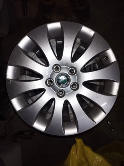 Лот: 20560006. Фото: 1. Оригинальные литые диски Skoda... Диски