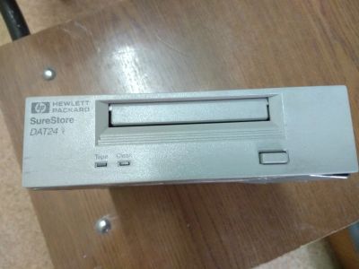 Лот: 15068996. Фото: 1. Стример SCSI HP + кассеты(обмен... Другое (носители информации)