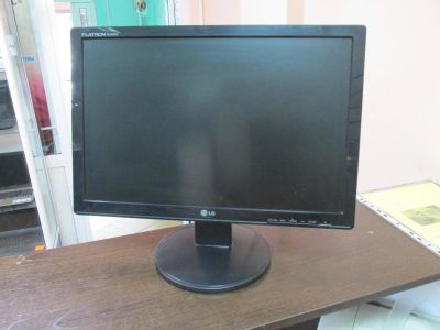 Лот: 10322318. Фото: 1. Монитор 19 LG w1942s. ЖК-мониторы