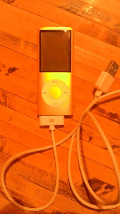 Лот: 6582112. Фото: 1. iPod nano 4 (8GB). Плееры