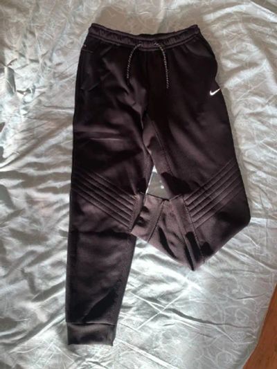 Лот: 25273474. Фото: 1. Спортивные штаны Nike Therma-FIT... Спортивные брюки, штаны
