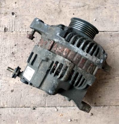 Лот: 25025183. Фото: 1. Генератор Nissan Expert QG18DE... Электрооборудование