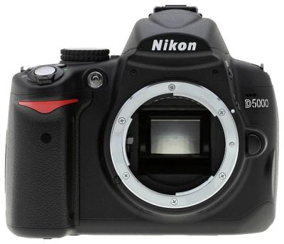 Лот: 8511241. Фото: 1. Продам Nikon D 5000 с обьективом... Цифровые зеркальные