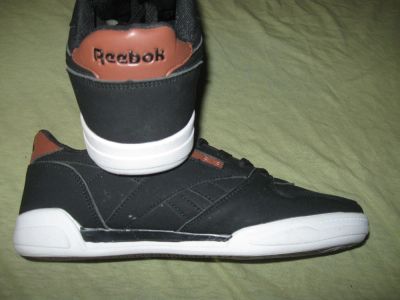 Лот: 11205587. Фото: 1. Reebok Кроссовки. Кеды, кроссовки, слипоны