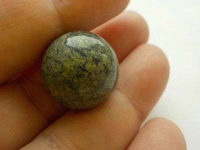 Лот: 15581438. Фото: 1. Большая бусина из натурального... Драгоценные и поделочные камни