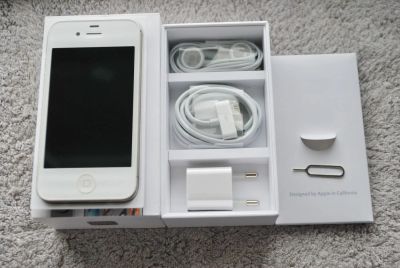 Лот: 4749921. Фото: 1. Apple iPhone 4 8GB белый из США. Смартфоны