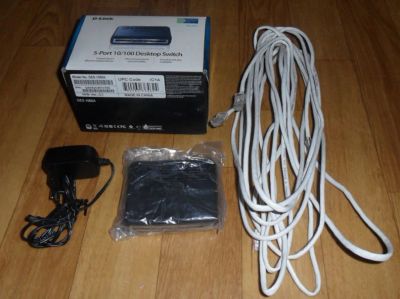 Лот: 3970570. Фото: 1. D-Link 5-Port 10/100 Desktop Switch... Маршрутизаторы (роутеры)