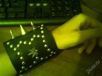 Лот: 1088864. Фото: 1. напульсник шипованый :) описание... Браслеты