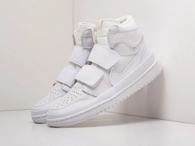 Лот: 16826913. Фото: 1. Кроссовки Nike Air Jordan 1 High... Кеды, кроссовки, слипоны