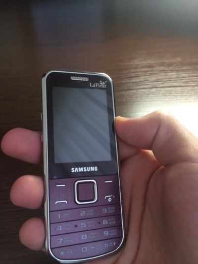 Лот: 6852975. Фото: 1. Samsung LaFleur Простой и красивый... Кнопочные мобильные телефоны