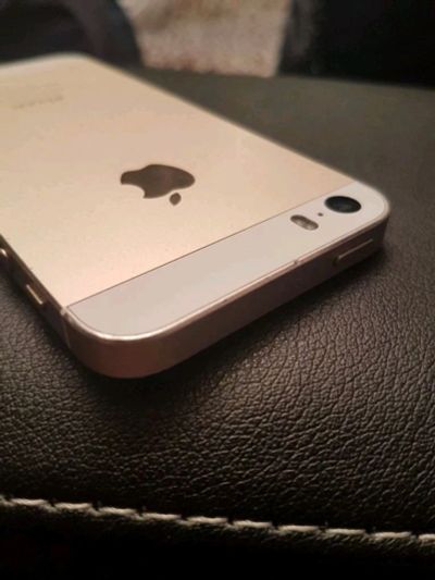Лот: 11077620. Фото: 1. Iphone 5s gold. Смартфоны
