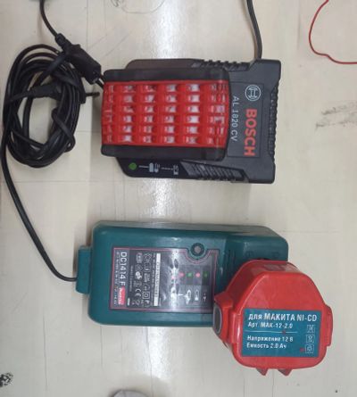 Лот: 22693616. Фото: 1. Зарядка аккумулятора makita bosh. Электроинструмент