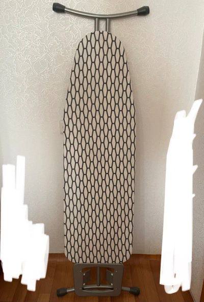 Лот: 21972646. Фото: 1. Гладильная доска IKEA + доп. чехол. Гладильные доски