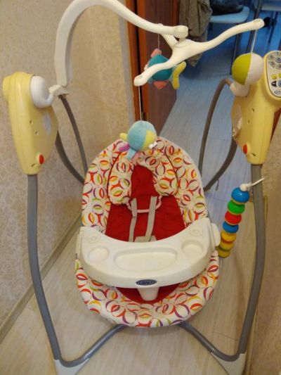 Лот: 11006920. Фото: 1. Качели Graco электро. Ходунки, прыгунки, качели