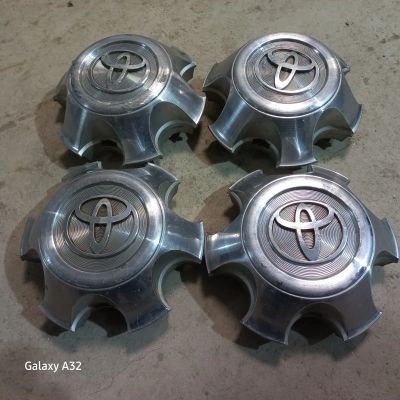 Лот: 25359954. Фото: 1. Крышки ступицы литого диска Toyota... Колпаки