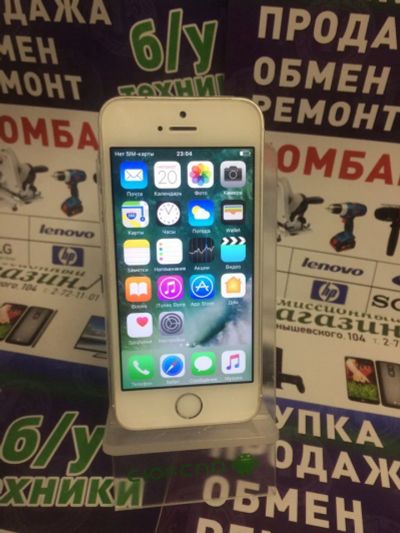 Лот: 8401051. Фото: 1. iphone se 64gb. Смартфоны