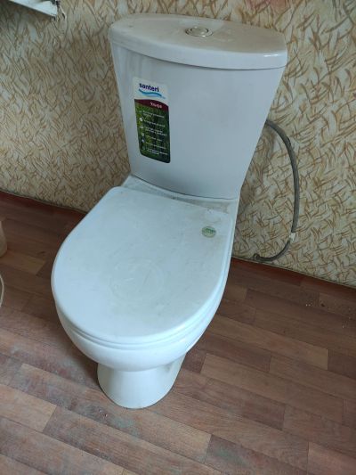 Лот: 20228263. Фото: 1. Унитаз Santeri Ultra, б/у. Унитазы, биде