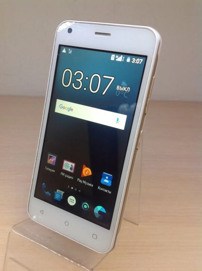 Лот: 14486900. Фото: 1. Смартфон Fly FS454 Nimbus 8. Только... Смартфоны